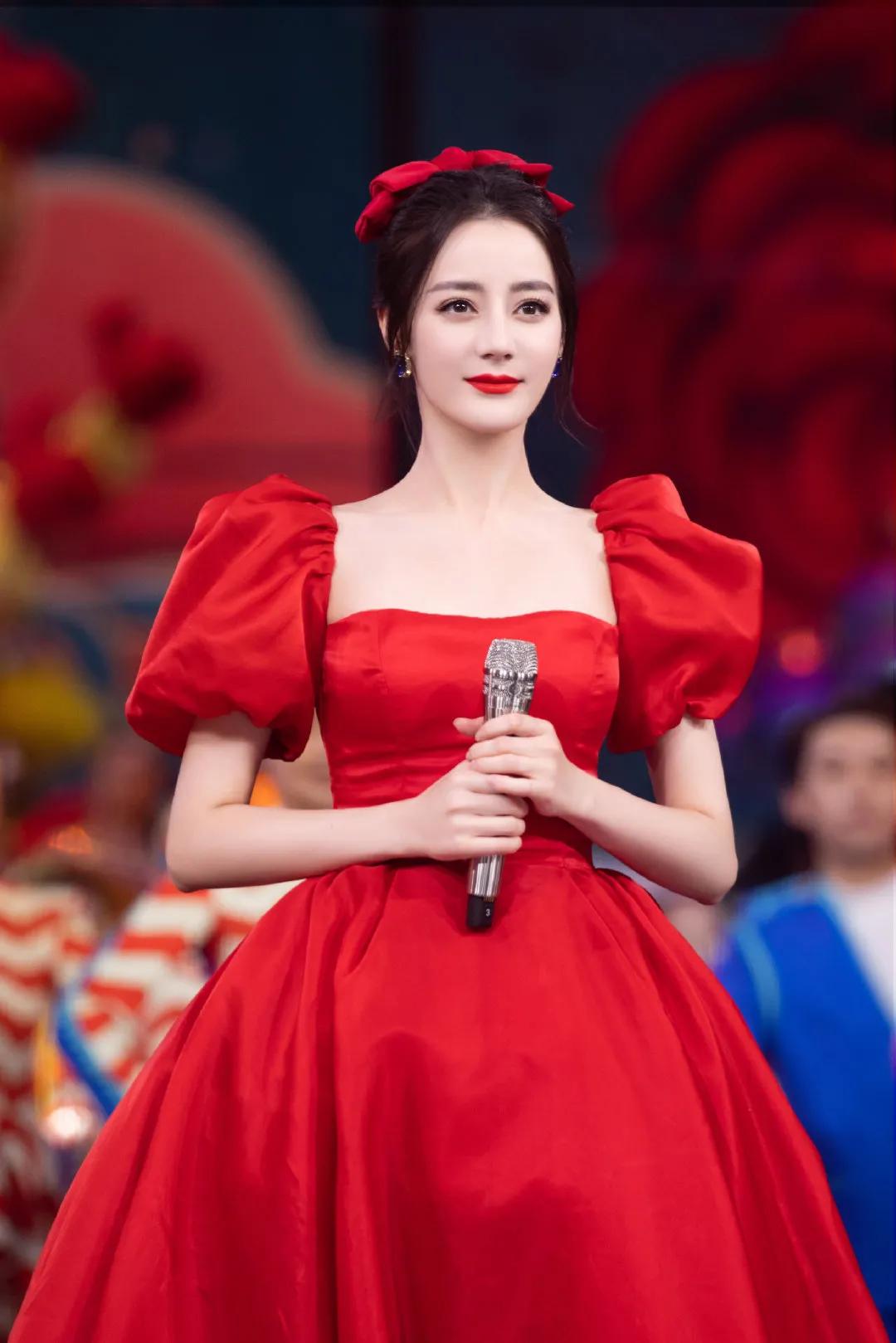 可爱又萌的迪丽热巴,高颜值身材好的迪丽热巴