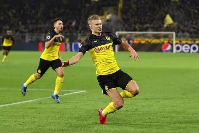 足坛十大黄金左脚,迪马利亚和c罗谁强