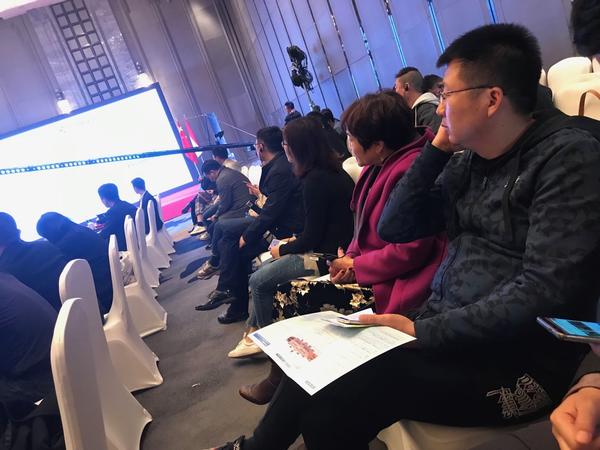 安阳大姐在匈牙利卖床单，每年成交700万美金，背后靠的啥？