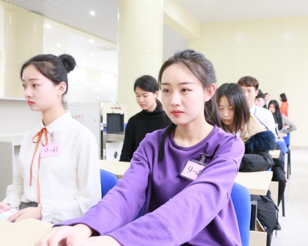 单招大专和高三上大专有区别吗,高考后上大专好还是直接单招好