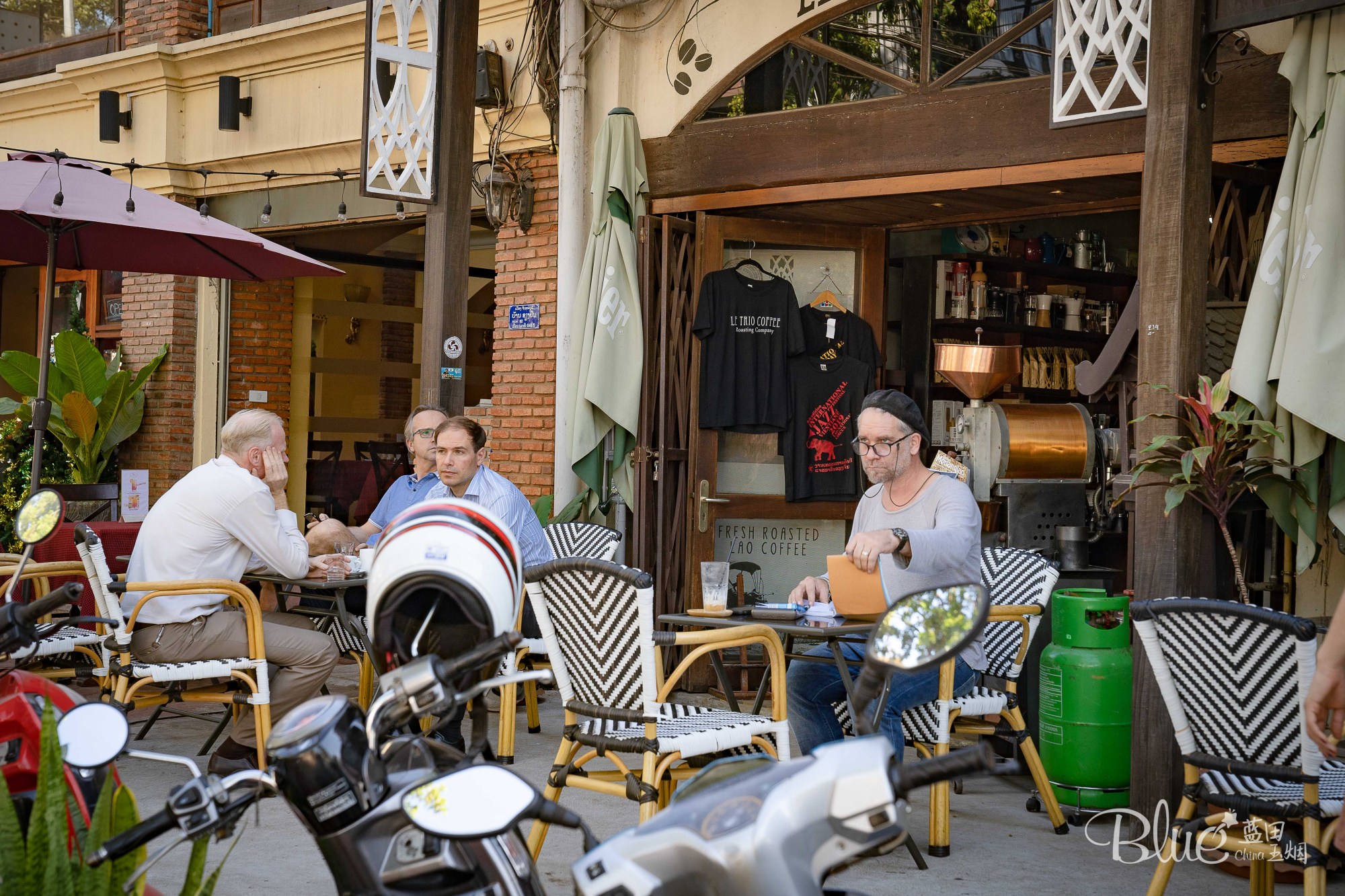 老挝旅游指南书籍,老挝旅游攻略1500字左右