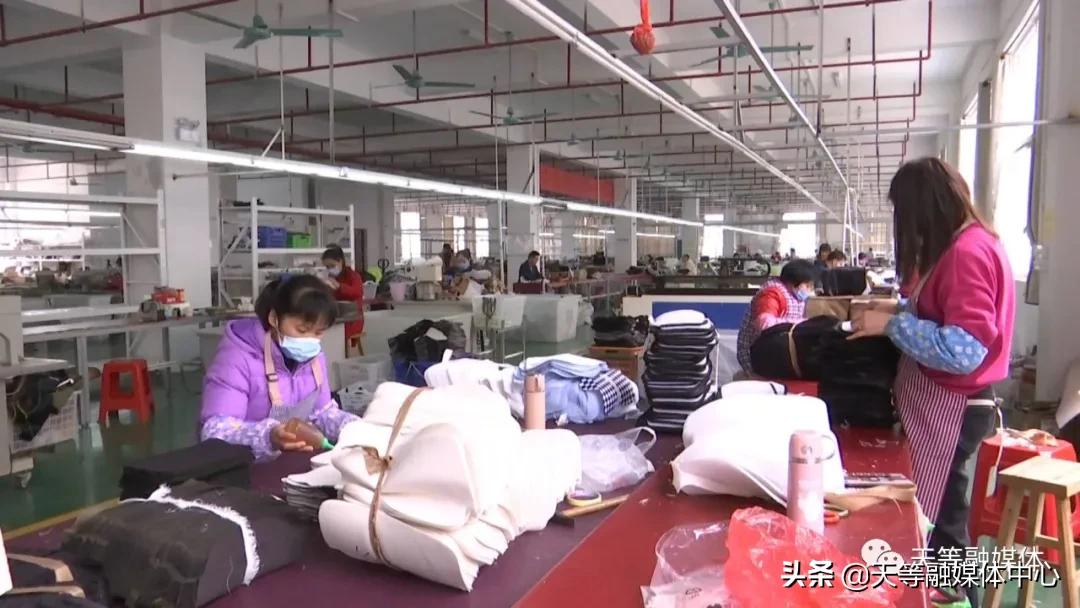 「新春走基层」广西桥芬迪皮具有限公司：订单增多300个岗位等你来