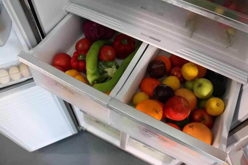 美菱506超薄嵌入式冰箱冻鲜生测评,美菱m鲜生冰箱评测视频