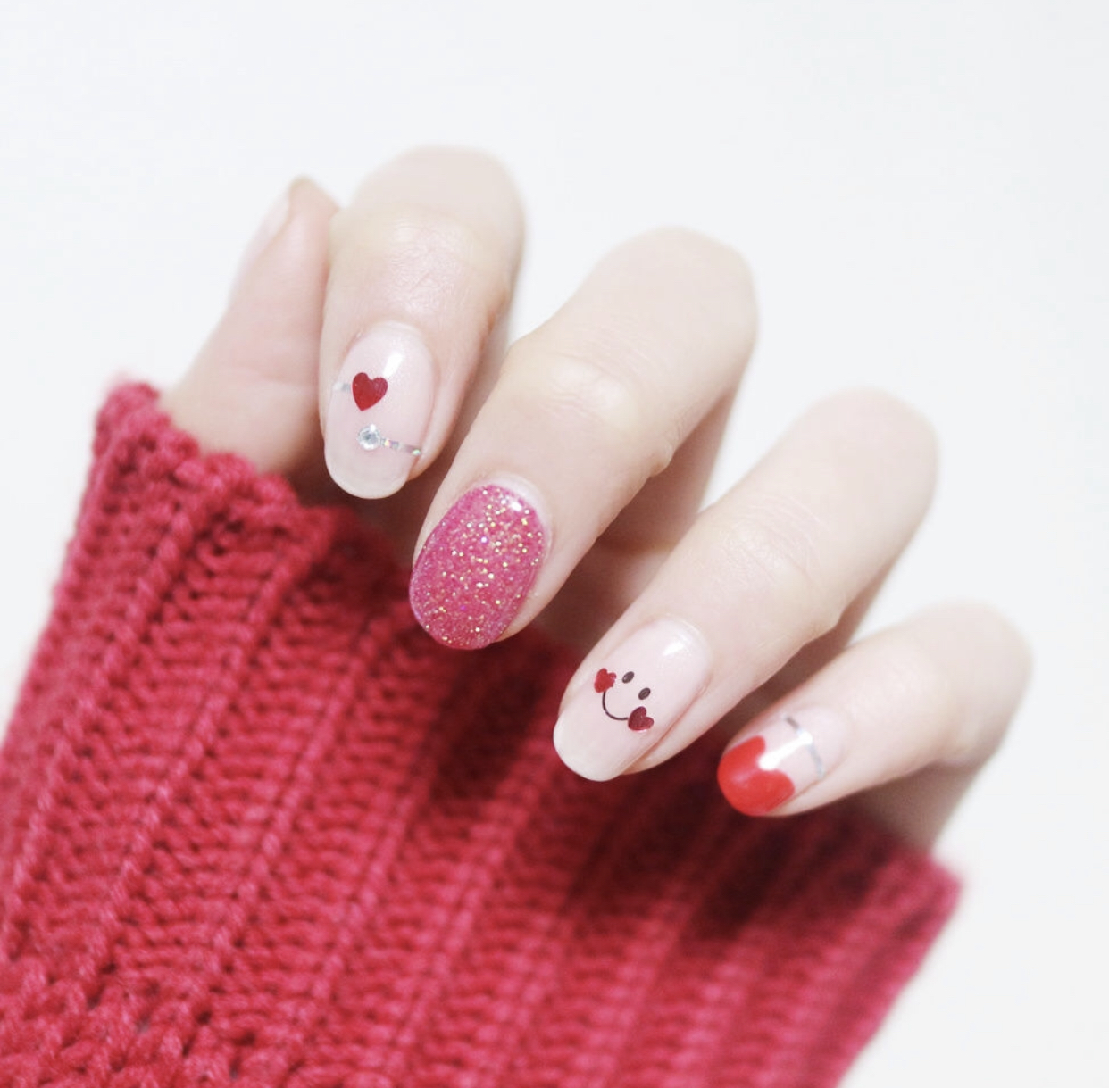 仙气女神范的红色亮片美甲，给你的“红指甲”加点仙气吧！