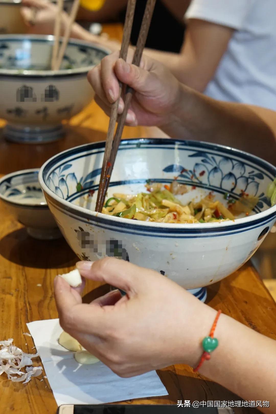 陕西人到底有多爱吃蒜,陕西人每年平均要吃掉多少蒜