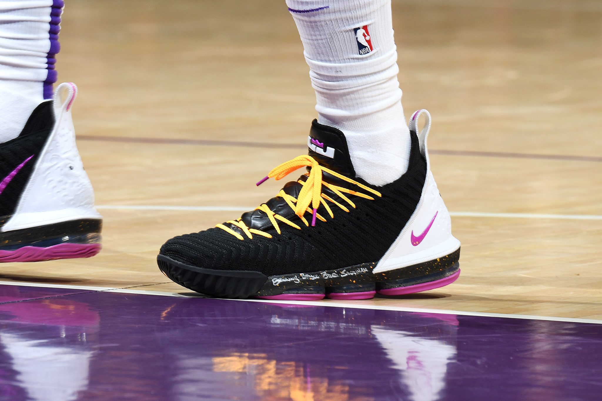 nba今日球鞋,nba本周球鞋预览科比