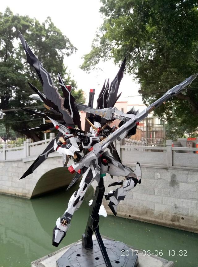 龙桃子mg命运高达模型,白色恶魔ds对战独角兽高达