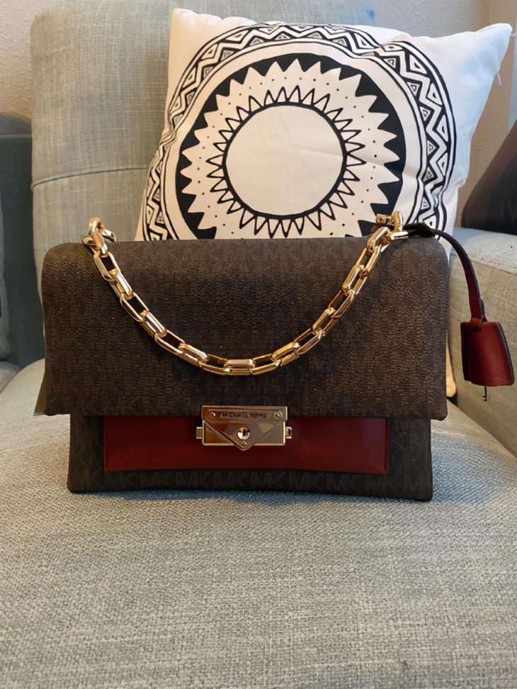 MK包包热门推荐,mk官网上没有奥莱mk女包款式