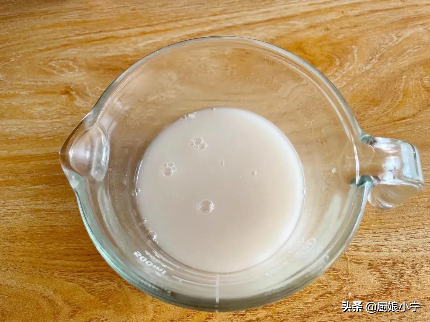 发面蓬松软面和法,冬天发面太慢发面技巧