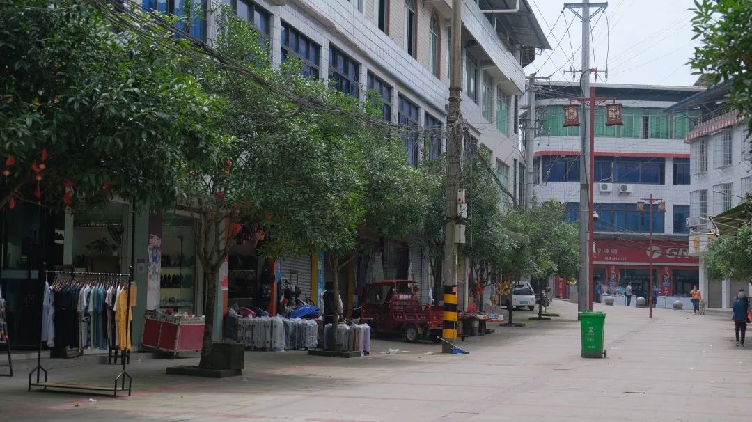 四川有个好地方,四川有个叫哈哈的地方