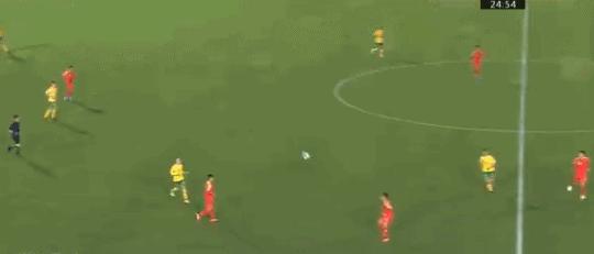 娱乐圈和体育圈代沟,如何看待足球圈混乱