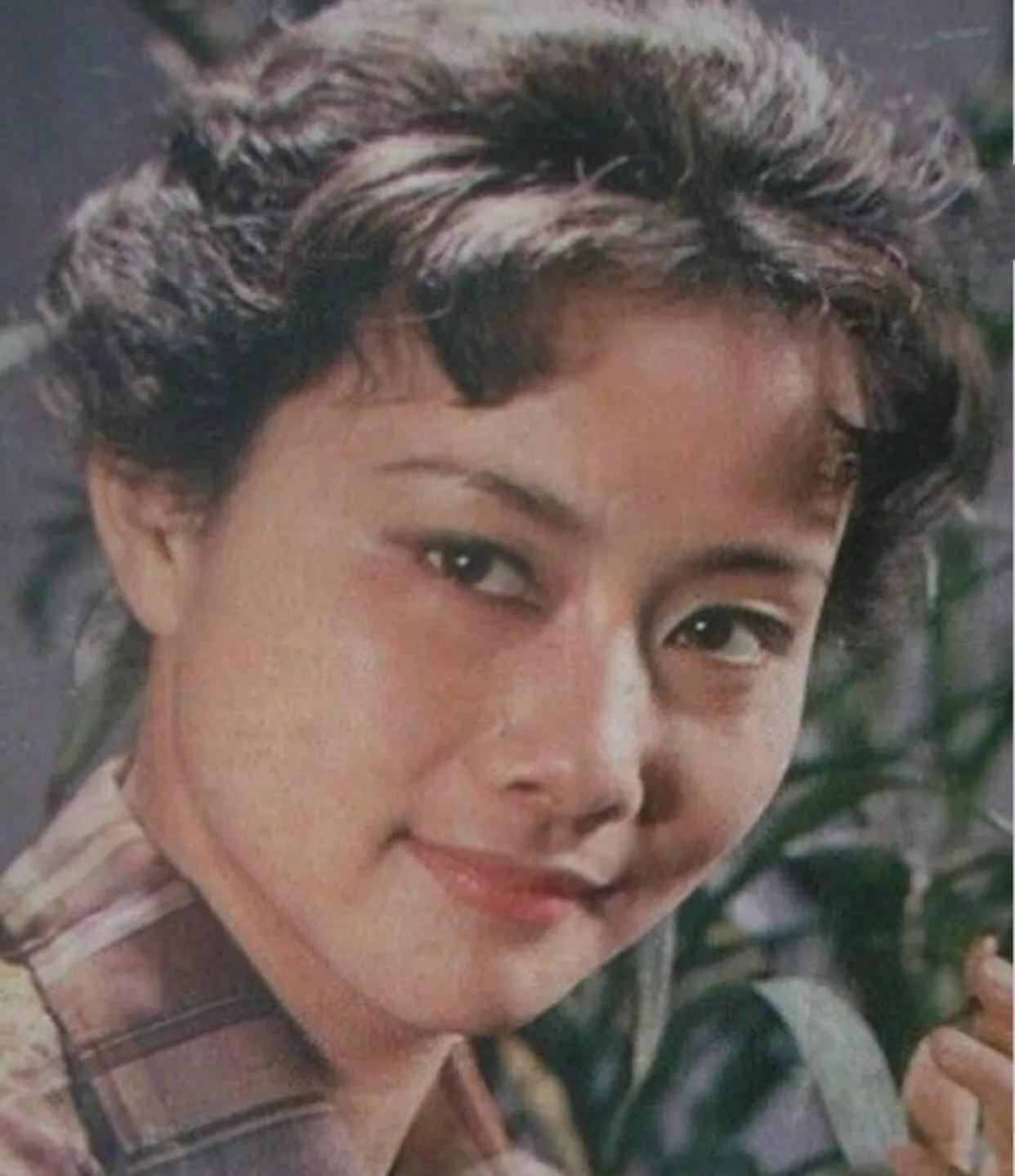 叶童和赵雅芝对比图片,赵雅芝和叶童的绝美瞬间