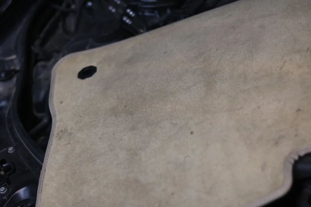 奔驰w221升级新款w222s450外观,老款奔驰w211e260翻新整备