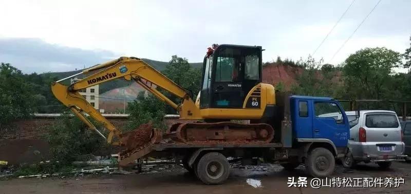 以前跟风买挖机的现在怎么样了,当年疯狂买挖机的人如今怎么样了