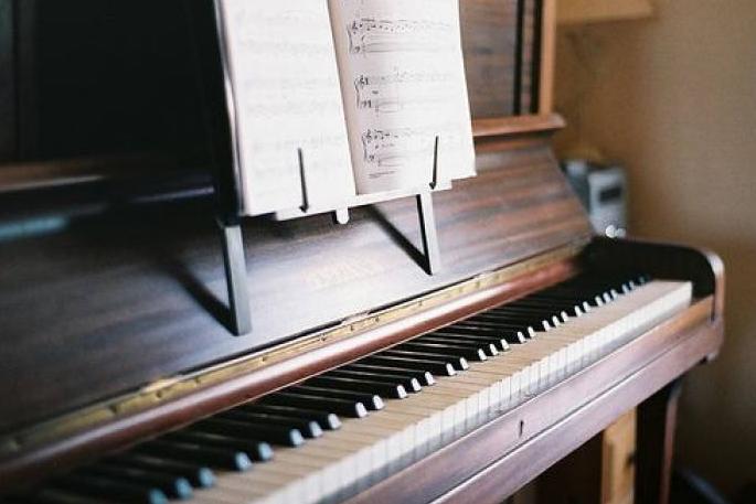 初学钢琴乐感如何培养,怎样提高小孩学钢琴的美感和乐感