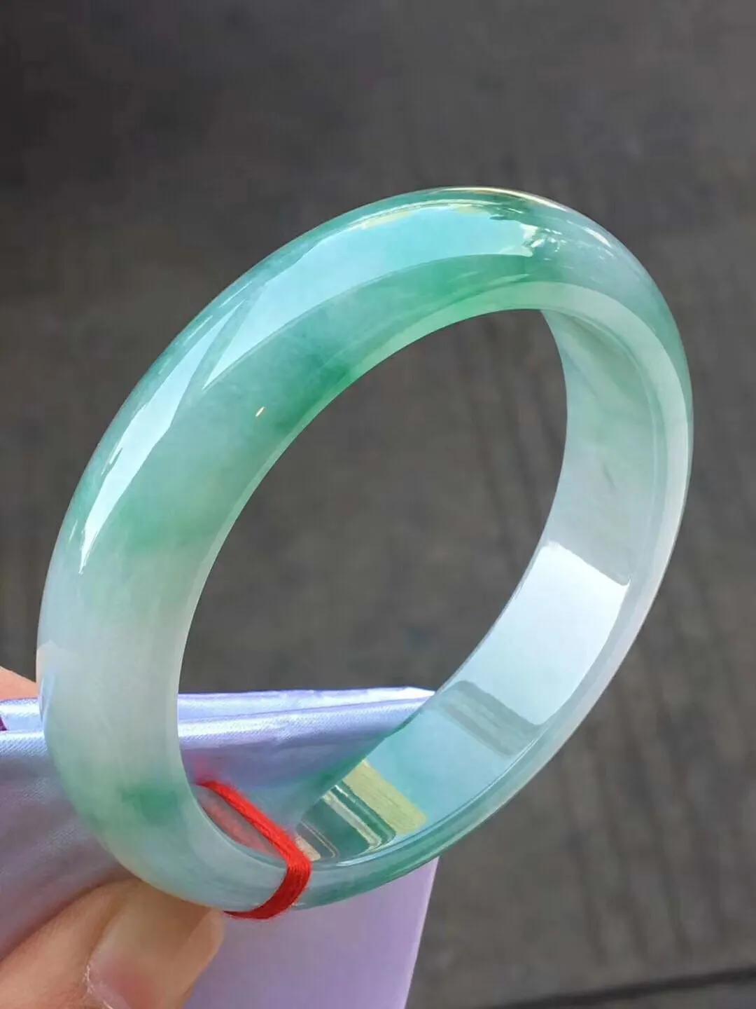 翡翠保养用什么油最好,翡翠首饰如何保养清洁