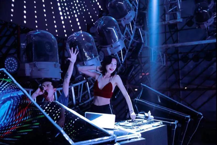 七夕同游特惠套票,七夕当天情侣进店即享八折特惠