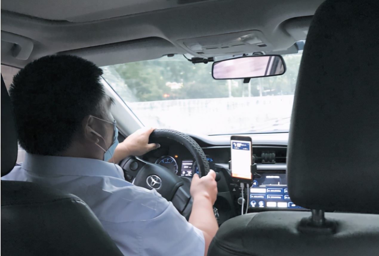 成本18万，每月反倒贴138元，低回报让80万司机逃离一喂顺风车