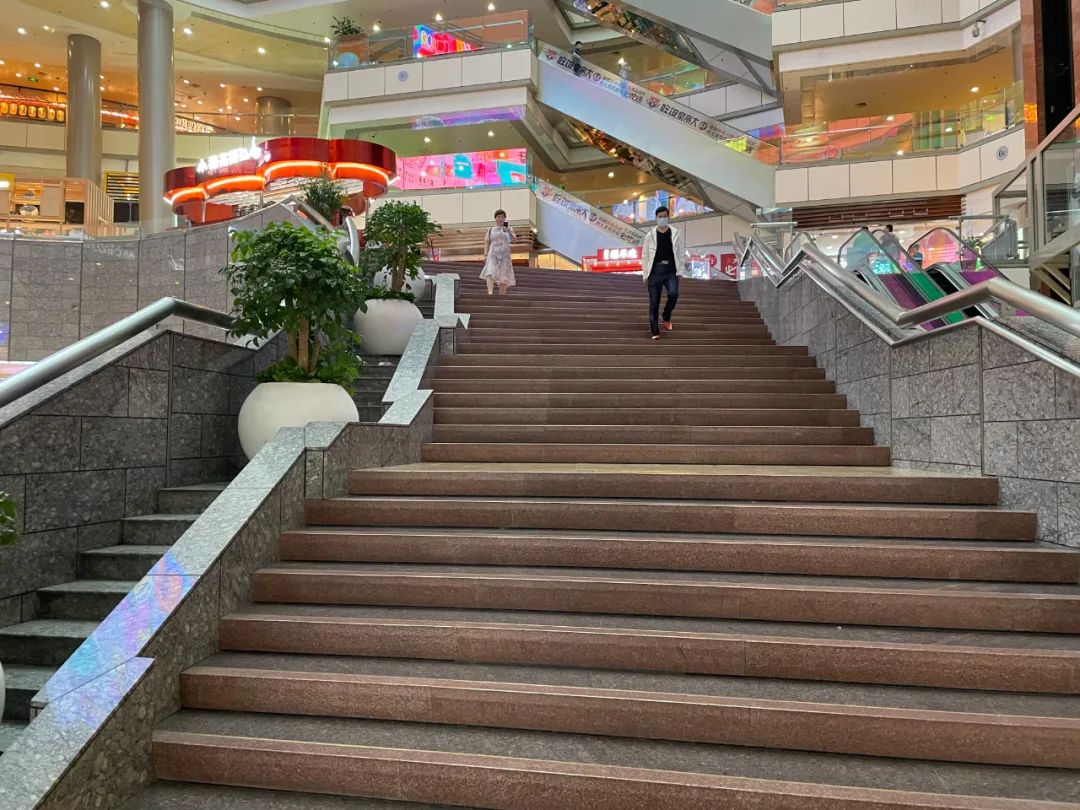 魔都大型购物商场,魔都第一购物商场