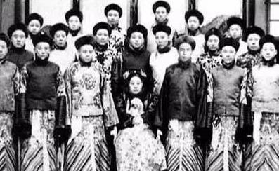 英皇集团创始人是谁,英皇集团创始人早期视频