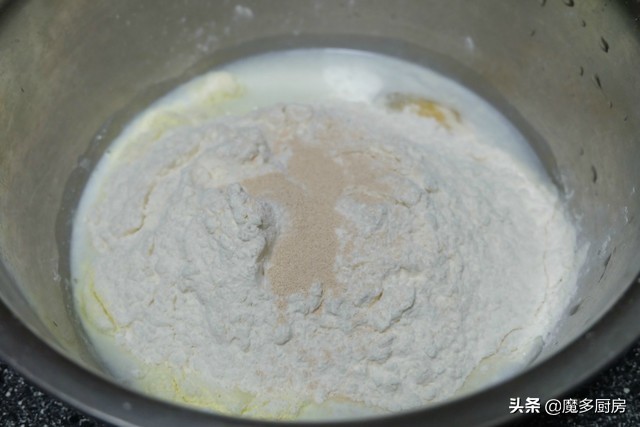 不用揉面家庭懒人版电饭锅面包,面包不用揉面烤箱做法