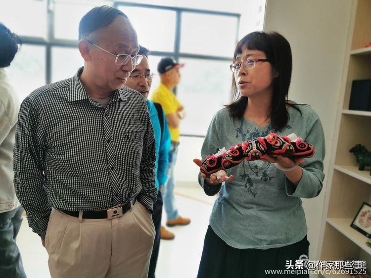 赴一场槐花的邀约——宝鸡作家赴扶风野河山采风