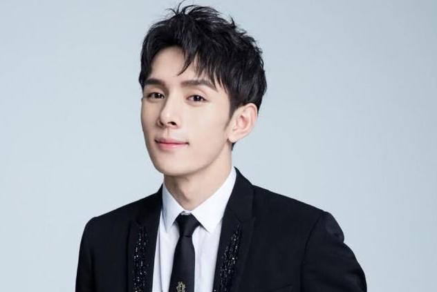 天佑称该叫辛巴老板，见面要将对方当大哥，网曝辛巴一年净赚上亿