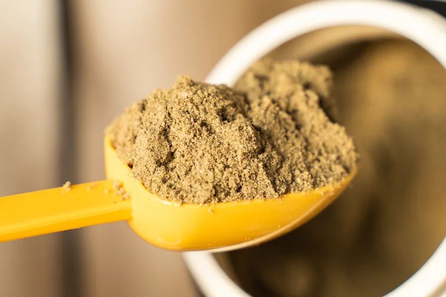 被薇娅直播间榨干零食预算后，写出了这篇测评报告（上）