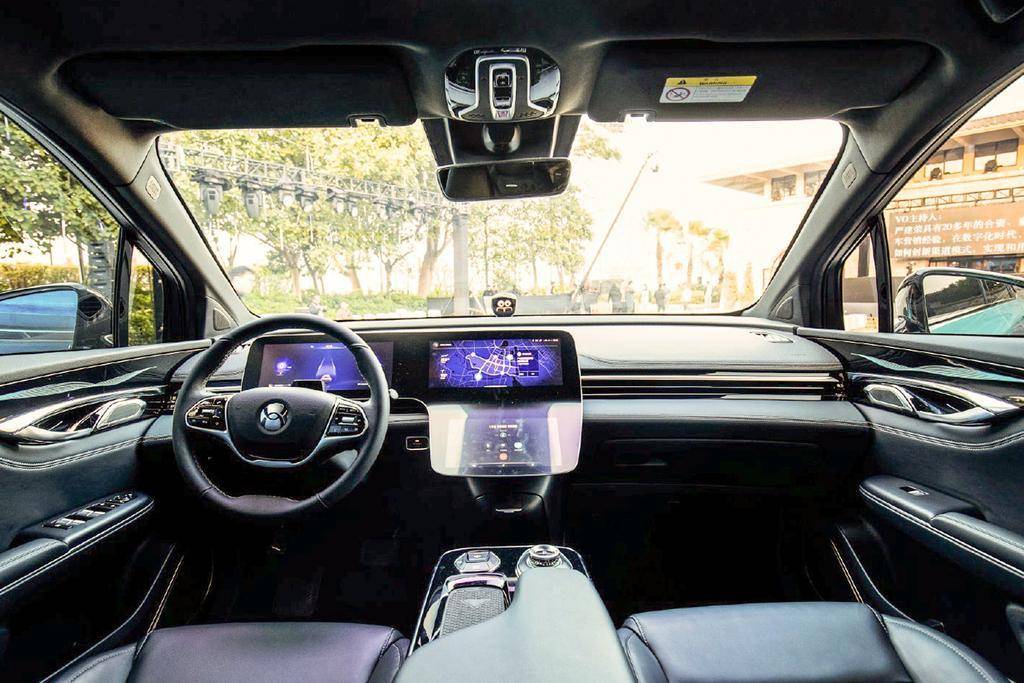 硬杠蔚来车长5米续航超700公里,纯电续航超1000km图说蔚来et7