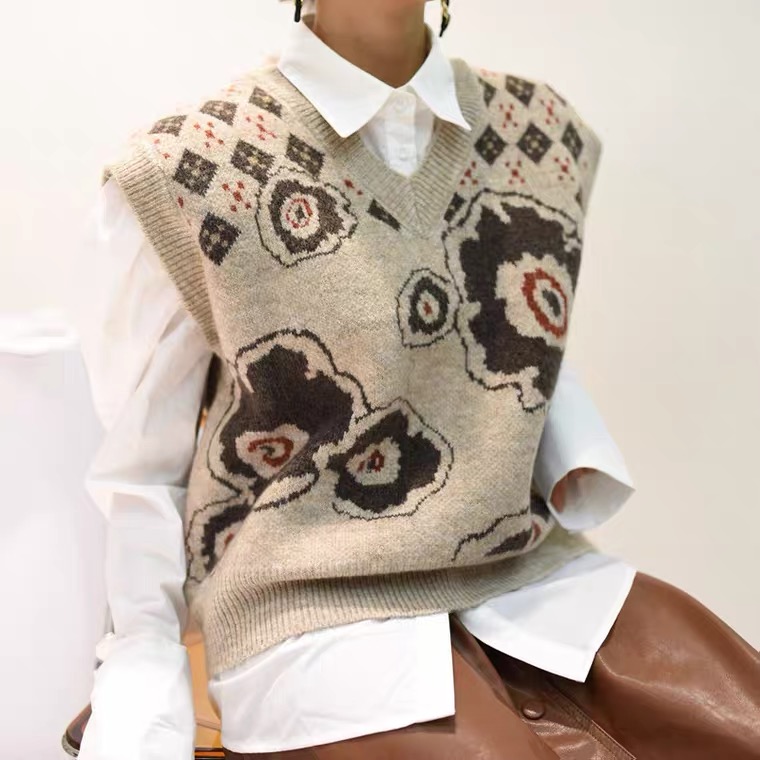 马甲怎么穿搭才好看,马甲怎么穿才好看