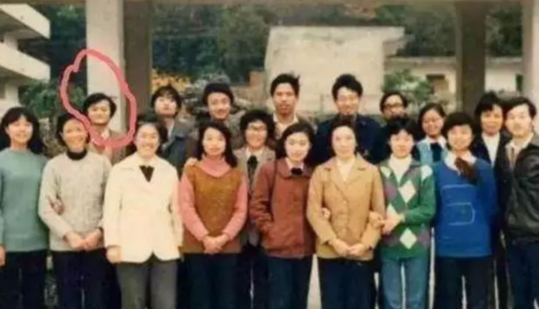 戏太多没法看:同学聚会,“聚”的是资产,“会”的是装B