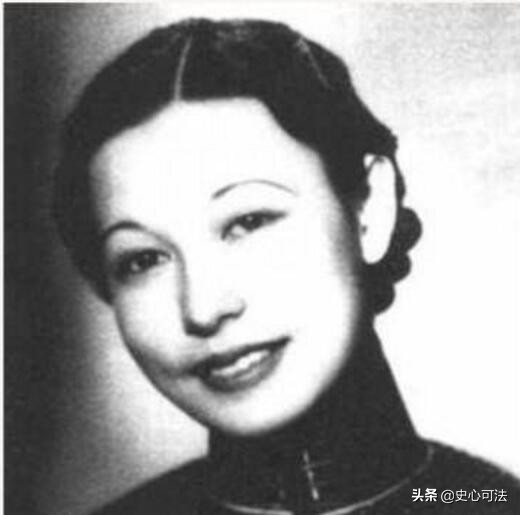 未婚夫送她*袜丝**，娇小姐毅然逃婚，晚年刷马桶为生她却说：知足