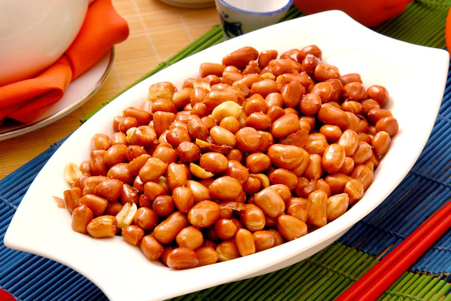 花生怎么炒才不容易糊,炒花生切记不要直接下锅炒