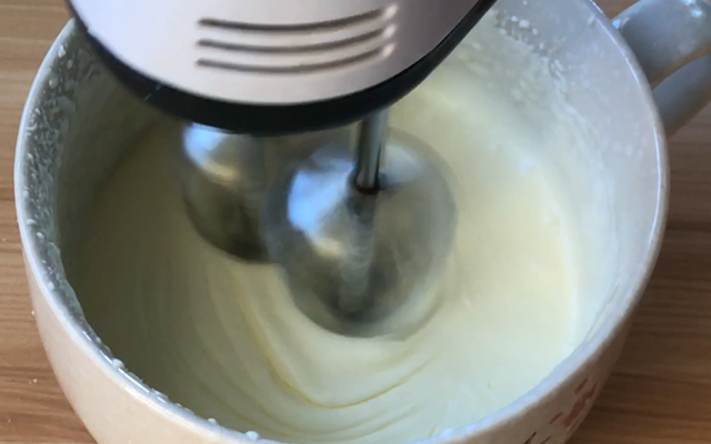 怎样自己制作火龙果冰激凌,火龙果怎么做冰淇淋