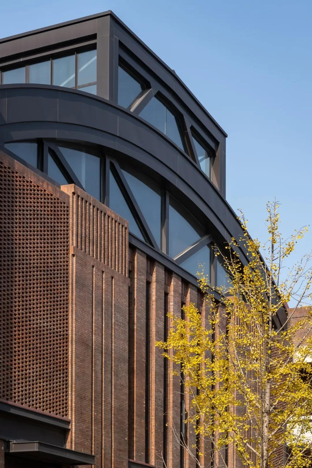 三重转换，天津天拖厂房改造/深圳华汇设计