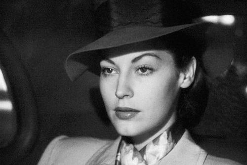 靠身体上位，用美色逼*夫情**离婚：艾娃·加德纳的私生活，太乱了