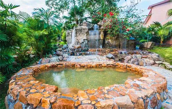 不用去泰国可以玩的景点,日本十大温泉胜地推荐