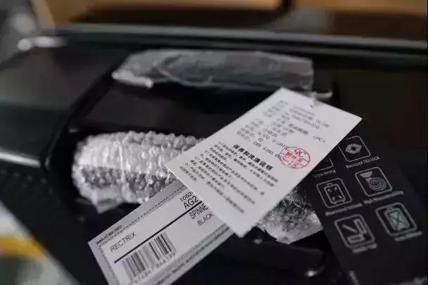 情侣微商卖箱包，几个月便购置奔驰别墅，却被刑拘了……