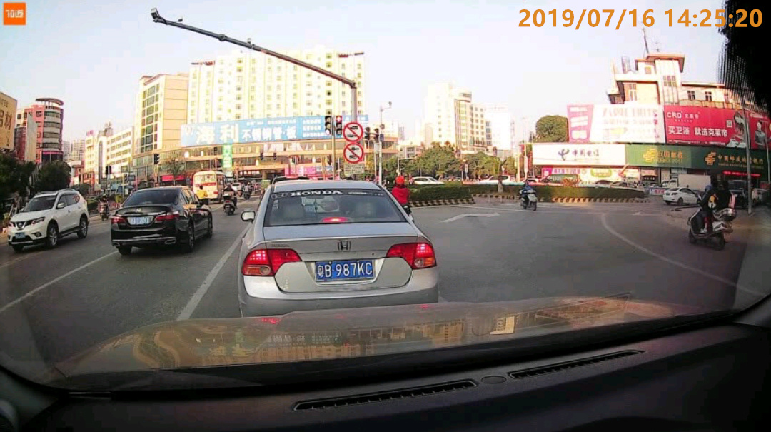 小米行车记录仪70迈和1s哪个好,小米1s70迈行车记录仪