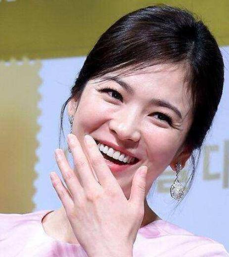 兰蔻黑天鹅睫毛膏压睫毛,cpb睫毛膏和兰蔻睫毛膏哪个好用