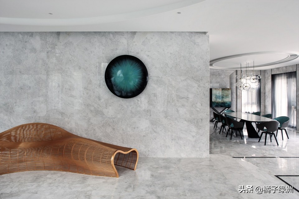 石材背景墙实物更有质感,客厅装修首选的石材背景墙