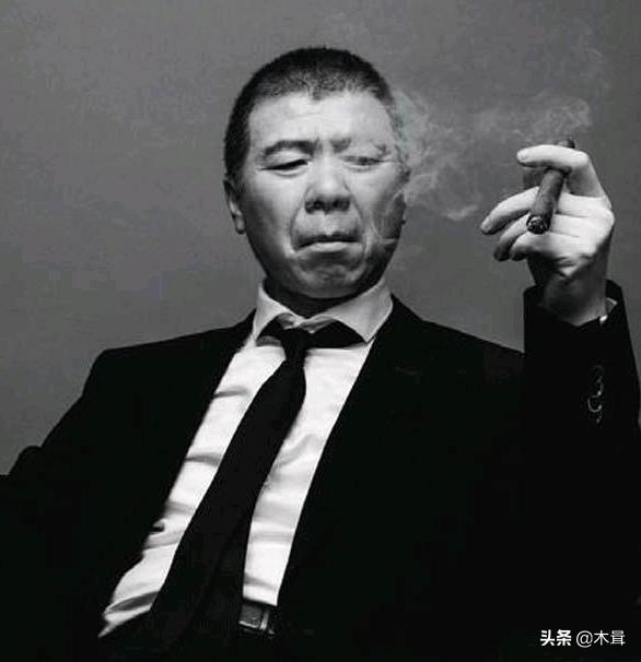 娱乐圈明星抽最贵的是什么烟,看看大明星都抽什么牌子的烟