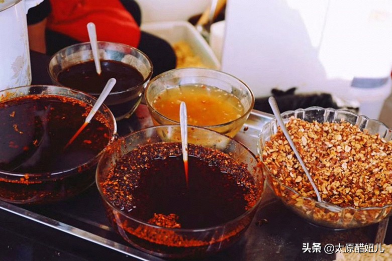 山西辣汁豆腐脑,山西碗团辣椒油