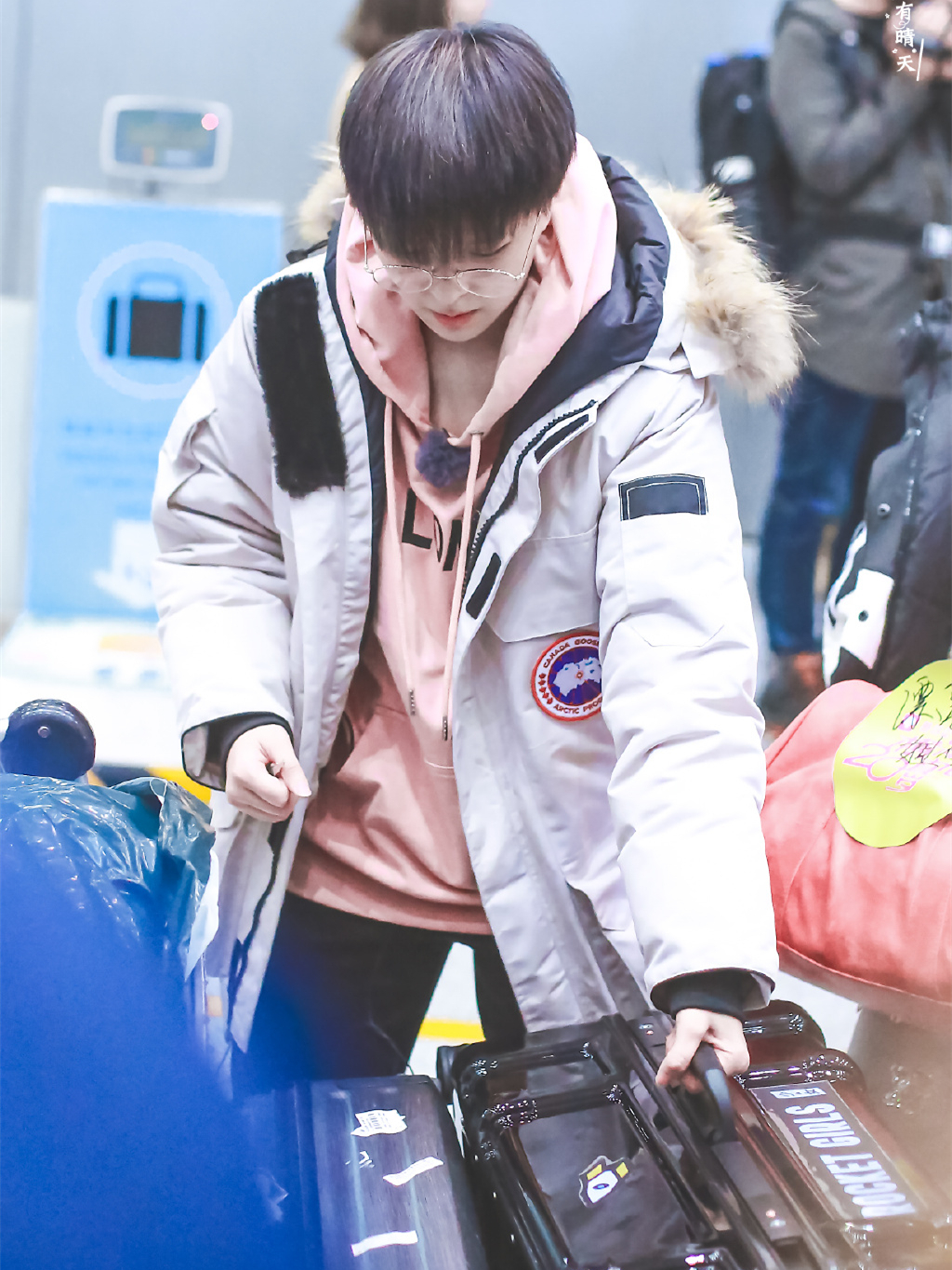 sunnee绑头发超帅,sunnee发型