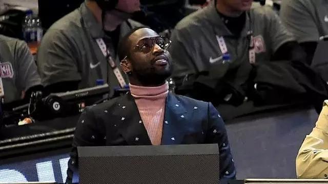 戈登扣篮大赛韦德全场嘘声,韦德给戈登打9分的扣篮视频