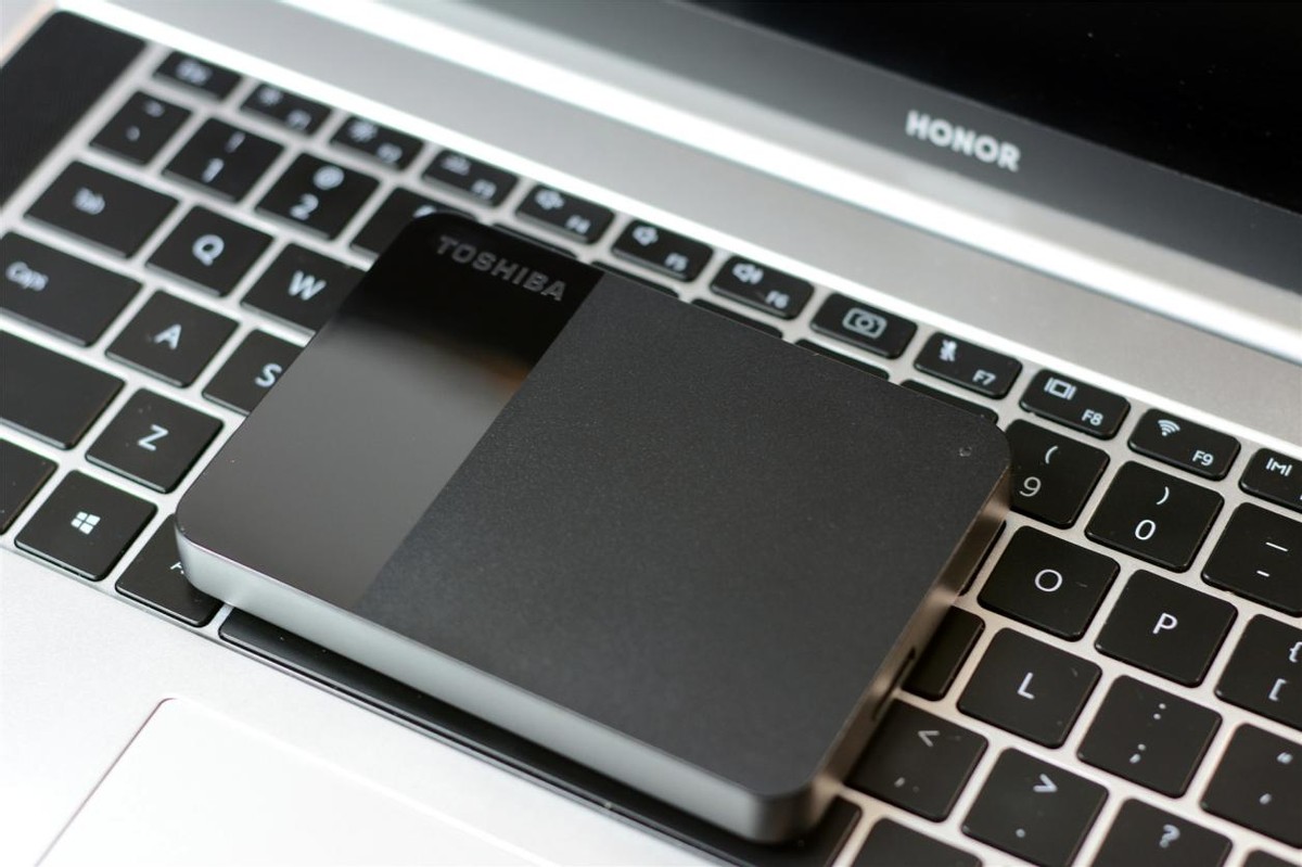 东芝便携式移动硬盘推荐,东芝2.5寸1TB移动硬盘