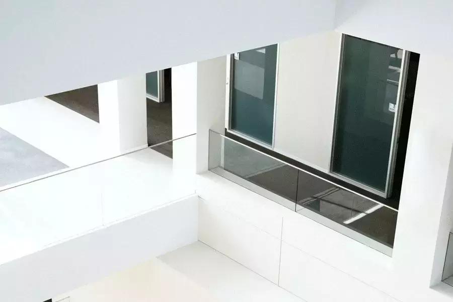 看腻了性冷淡的极简风,清冷系和性冷淡风