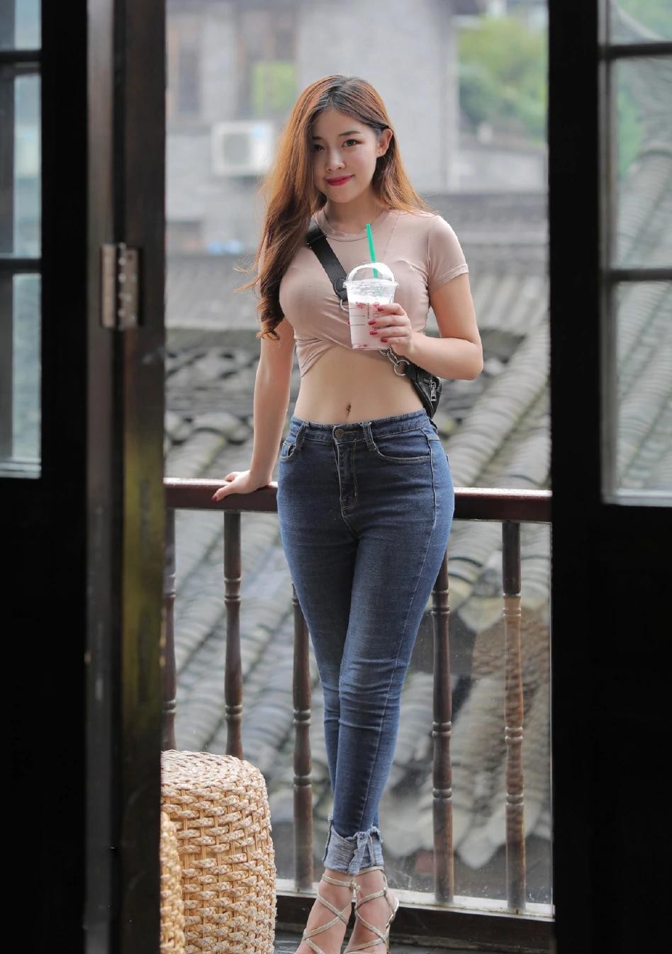 不规则破洞显瘦牛仔裤,不规则牛仔裤5分裤女