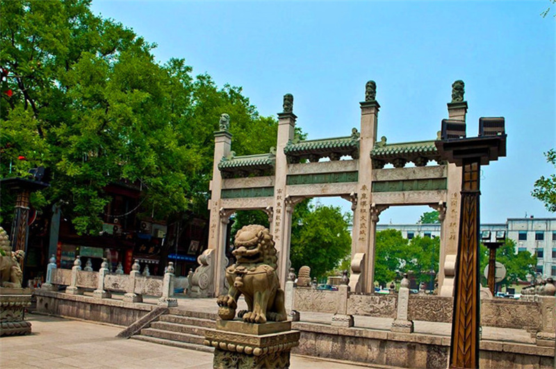 西安莲湖区20个旅游景点，3个是公园，其他17个历史底蕴丰厚