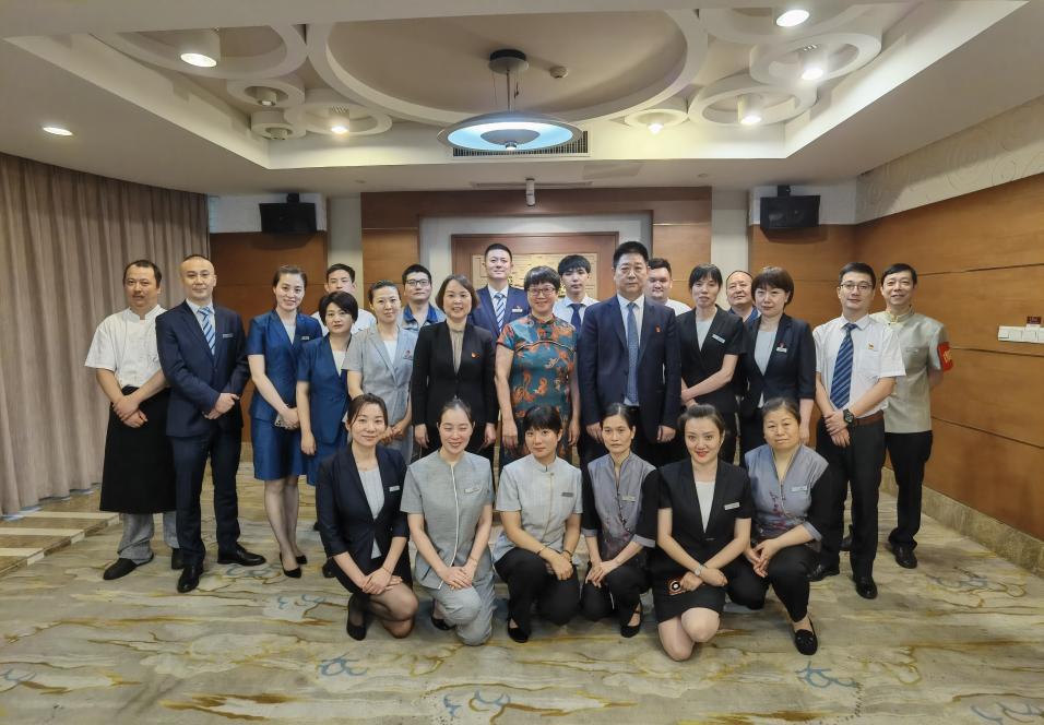 南京天丰大酒店举办“阳光心态”心理健康知识讲座